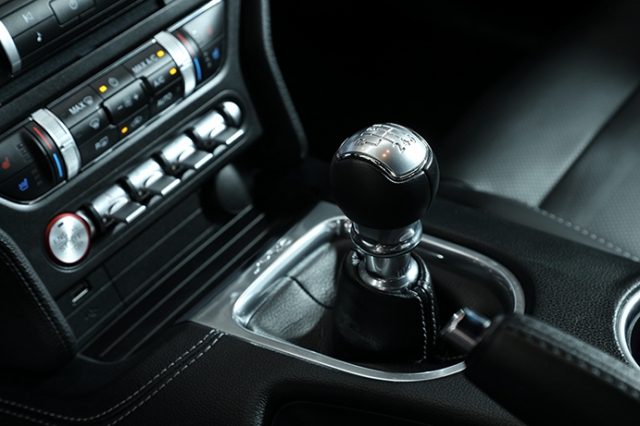 ヤマタイ マスタングボディー SHIROKAI Ford Mustang GT S197 2005 2006 2007 2008 2009