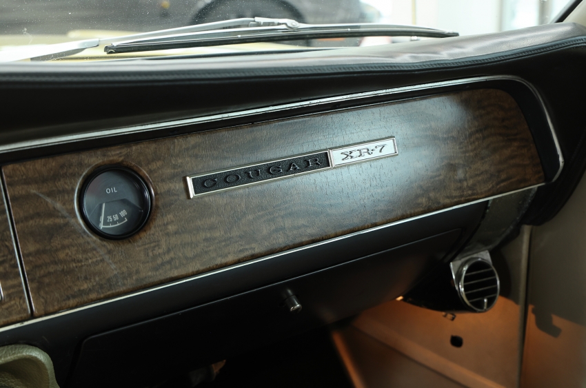 BUBU×アメ車ワールド” 1968年モデル マーキュリー クーガー XR-7 BUBU×アメ車ワールド” 1968年モデル マーキュリー クーガー XR-7