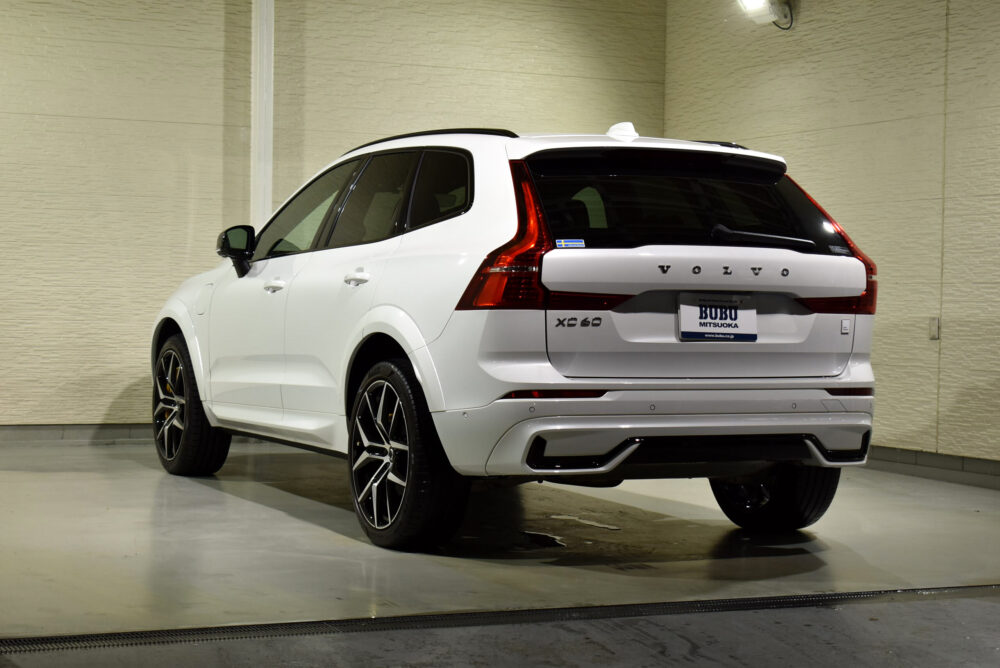 ピックアップチョイス” 2022年モデル ボルボ XC60 T8 ポール