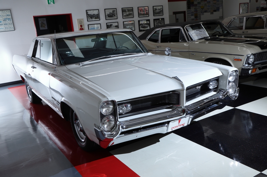 “BUBU×アメ車ワールド” 1964年モデル ポンティアック グランプリ