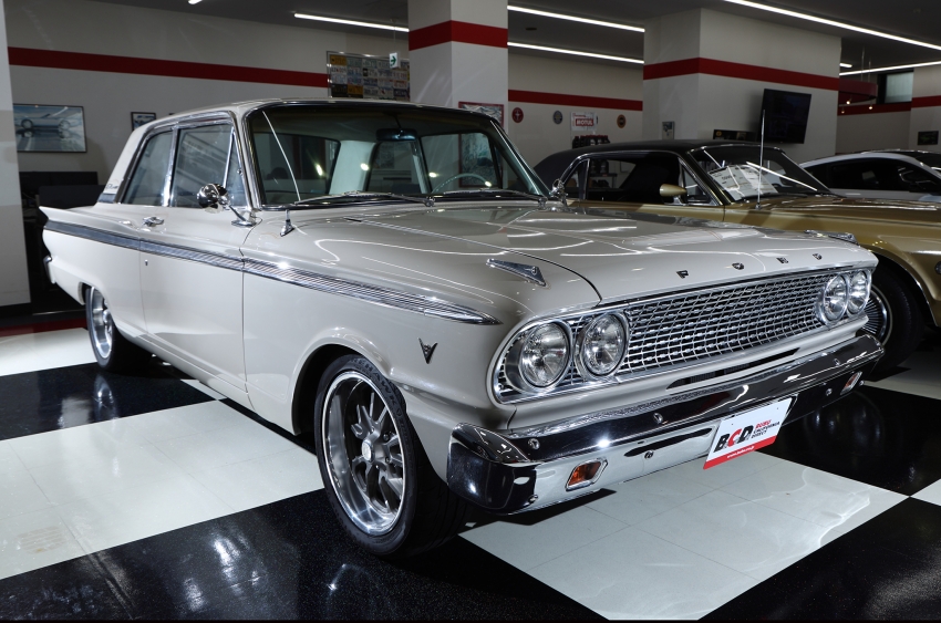 “BUBU×アメ車ワールド” 1963年モデル フォード フェアレーン500