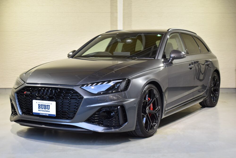 “ピックアップチョイス” 2023年モデル アウディ RS4アバント RSコンペディション 4WD